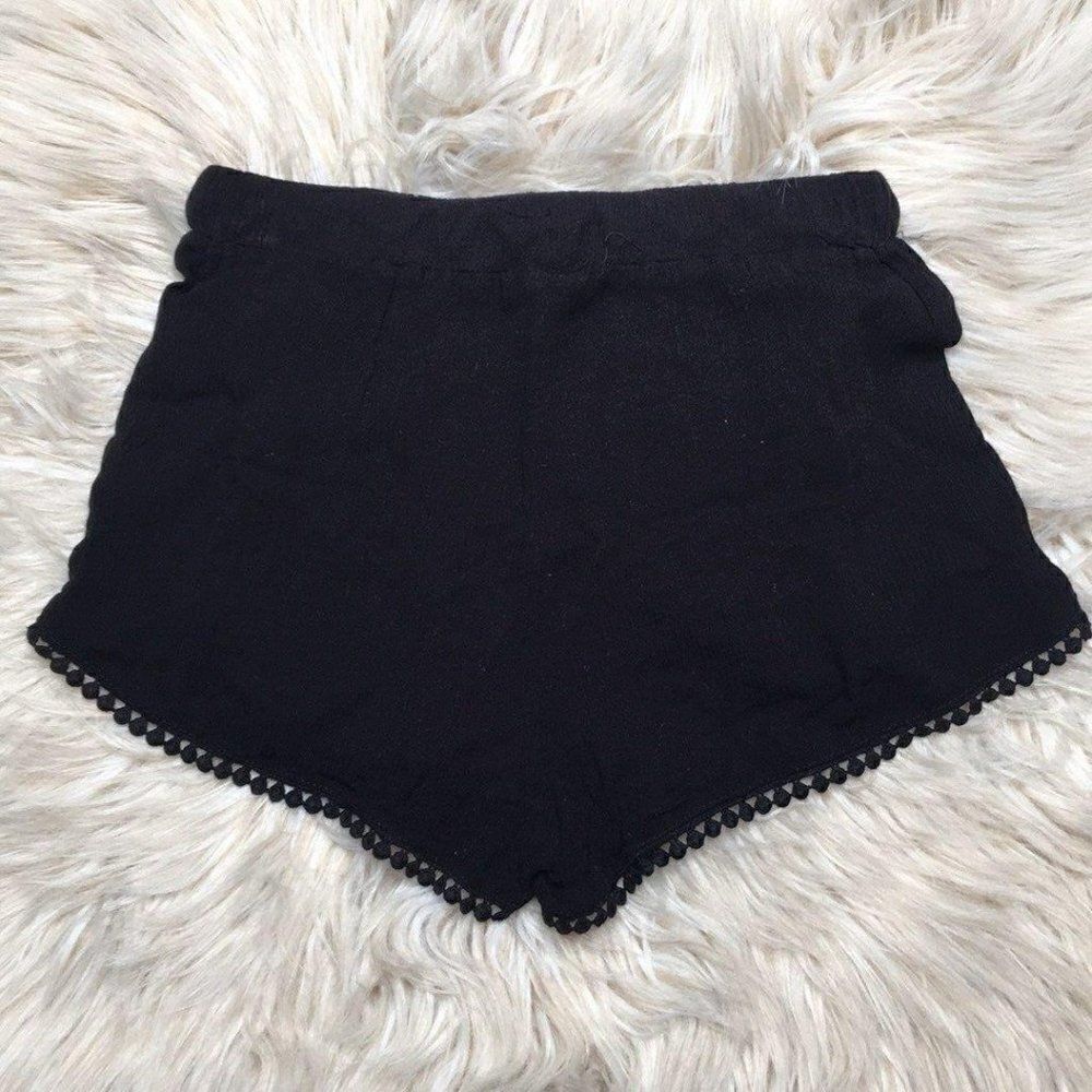 Divided Shorts size 2 - Picture 2 of 4